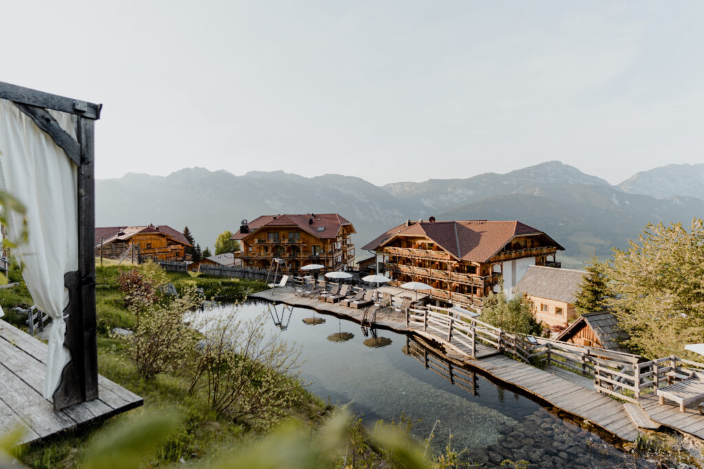 𝐖𝐞𝐧𝐧 𝐖𝐢𝐧𝐭𝐞𝐫𝐲𝐨𝐠𝐚 𝐚𝐮𝐟 𝐄𝐢𝐬𝐛𝐚𝐝𝐞𝐧 𝐭𝐫𝐢𝐟𝐟𝐭 4 Natur und Wellnesshotel Hoeflehner © CMVisuals